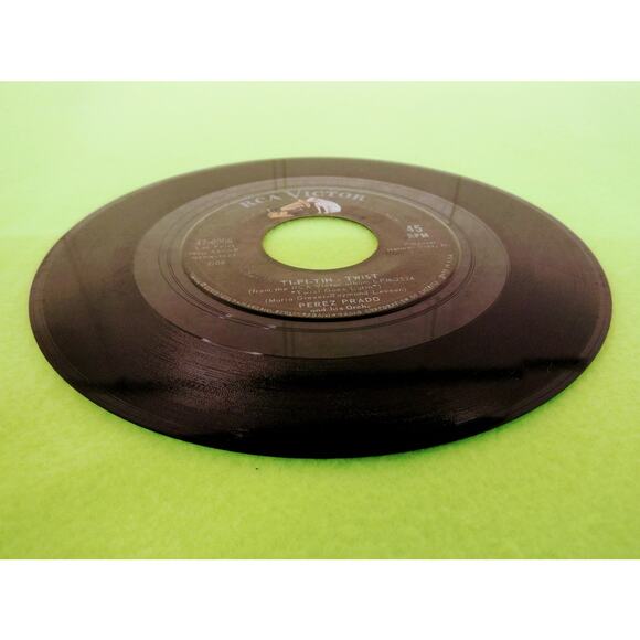 Perez Prado - Patricia Twist‎ - Ti-Pi-Tin Twist RCA Victor 45rpm Vinyl Record 7" - Picture 5 of 5